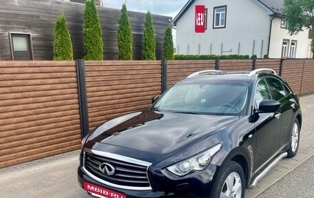 Infiniti FX II, 2013 год, 2 499 000 рублей, 2 фотография