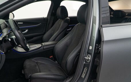 Mercedes-Benz E-Класс, 2021 год, 4 500 000 рублей, 11 фотография
