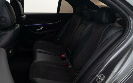 Mercedes-Benz E-Класс, 2021 год, 4 500 000 рублей, 10 фотография