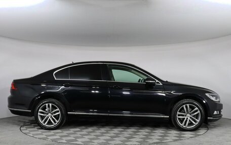 Volkswagen Passat B8 рестайлинг, 2018 год, 1 999 000 рублей, 4 фотография