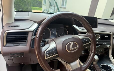 Lexus RX IV рестайлинг, 2017 год, 2 300 000 рублей, 13 фотография