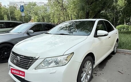 Toyota Camry, 2012 год, 2 100 000 рублей, 4 фотография