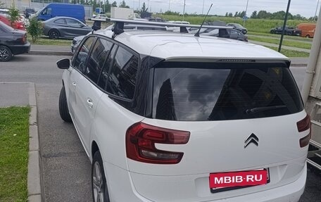 Citroen C4 Picasso II рестайлинг, 2017 год, 800 000 рублей, 2 фотография