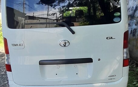 Toyota Town Ace IV, 2017 год, 1 480 000 рублей, 8 фотография