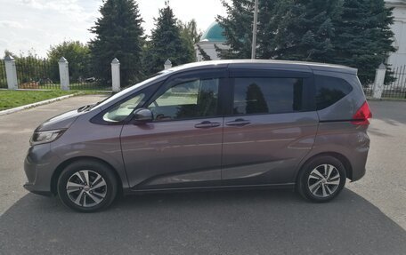 Honda Freed II, 2017 год, 1 650 000 рублей, 2 фотография