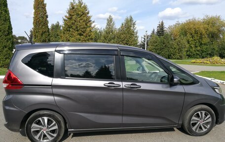 Honda Freed II, 2017 год, 1 650 000 рублей, 5 фотография