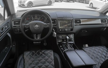 Volkswagen Touareg III, 2017 год, 4 299 000 рублей, 6 фотография