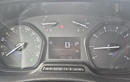 Opel Zafira Life I, 2021 год, 3 800 000 рублей, 15 фотография