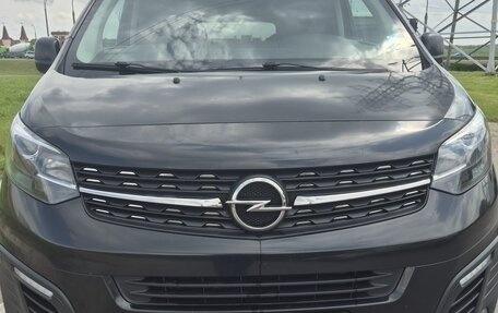 Opel Zafira Life I, 2021 год, 3 800 000 рублей, 10 фотография