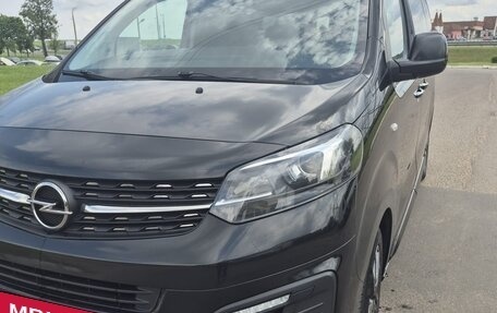 Opel Zafira Life I, 2021 год, 3 800 000 рублей, 13 фотография