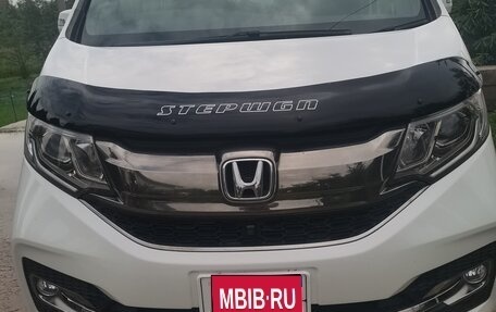 Honda Stepwgn IV, 2017 год, 2 300 000 рублей, 1 фотография