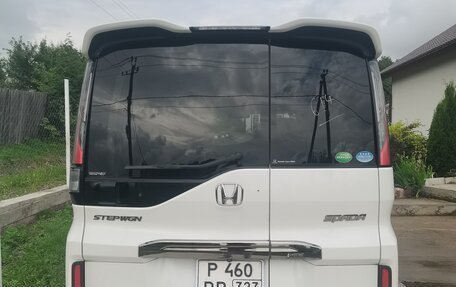 Honda Stepwgn IV, 2017 год, 2 300 000 рублей, 3 фотография