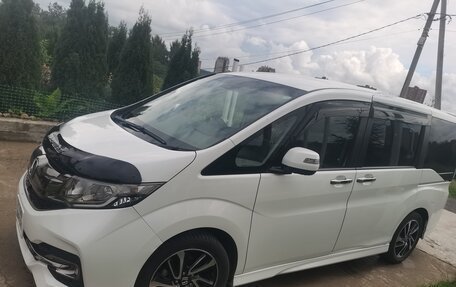 Honda Stepwgn IV, 2017 год, 2 300 000 рублей, 4 фотография