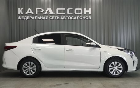 KIA Rio IV, 2020 год, 970 000 рублей, 6 фотография
