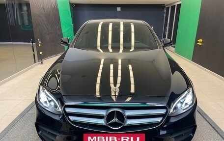 Mercedes-Benz E-Класс, 2019 год, 4 600 000 рублей, 2 фотография