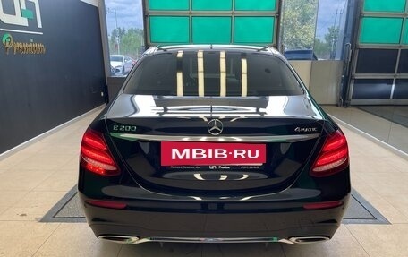 Mercedes-Benz E-Класс, 2019 год, 4 600 000 рублей, 5 фотография