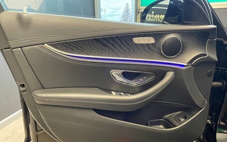 Mercedes-Benz E-Класс, 2019 год, 4 600 000 рублей, 9 фотография