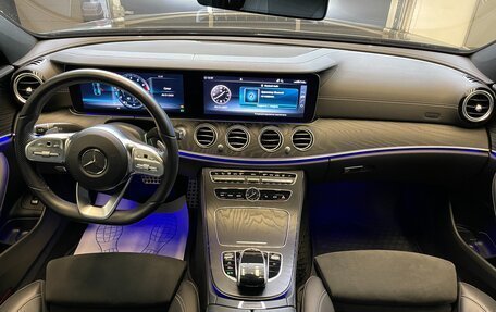 Mercedes-Benz E-Класс, 2019 год, 4 600 000 рублей, 13 фотография