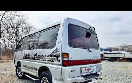 Mitsubishi Delica III, 1991 год, 675 000 рублей, 3 фотография