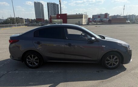 KIA Rio IV, 2022 год, 1 690 000 рублей, 3 фотография