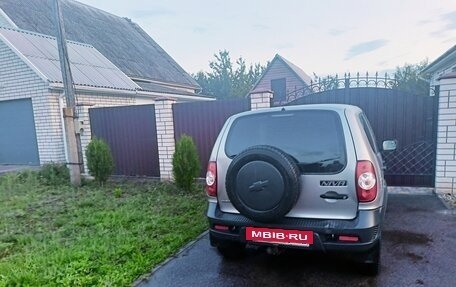 Chevrolet Niva I рестайлинг, 2016 год, 800 000 рублей, 4 фотография