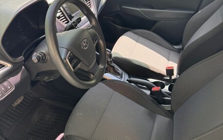 Hyundai Solaris II рестайлинг, 2019 год, 1 150 000 рублей, 12 фотография