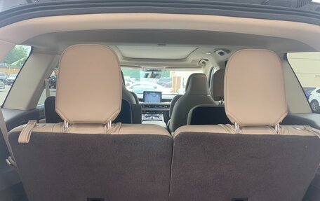 Lincoln Aviator II, 2022 год, 5 810 000 рублей, 38 фотография