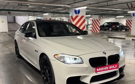 BMW 5 серия, 2011 год, 2 000 000 рублей, 2 фотография