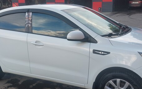 KIA Rio III рестайлинг, 2013 год, 740 000 рублей, 1 фотография