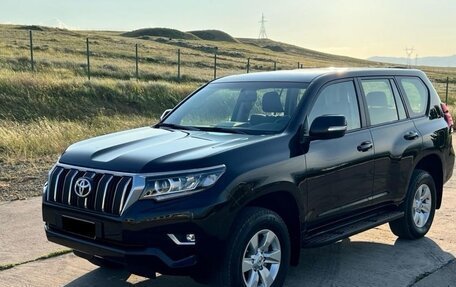 Toyota Land Cruiser Prado 150 рестайлинг 2, 2022 год, 7 150 000 рублей, 2 фотография