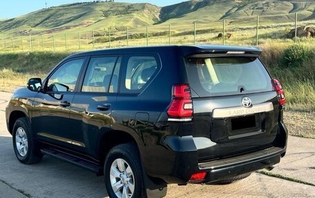 Toyota Land Cruiser Prado 150 рестайлинг 2, 2022 год, 7 150 000 рублей, 4 фотография