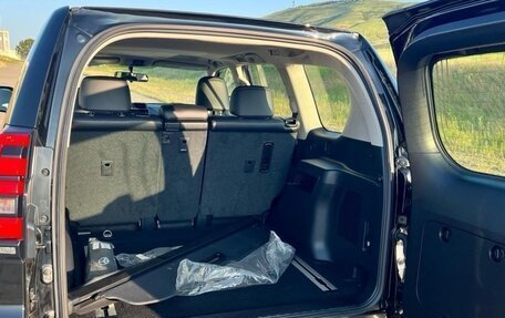 Toyota Land Cruiser Prado 150 рестайлинг 2, 2022 год, 7 150 000 рублей, 22 фотография