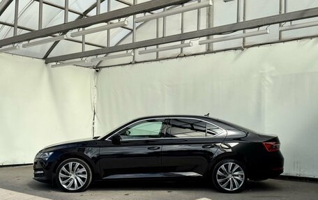 Skoda Superb III рестайлинг, 2019 год, 1 900 000 рублей, 10 фотография