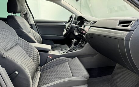 Skoda Superb III рестайлинг, 2019 год, 1 900 000 рублей, 13 фотография