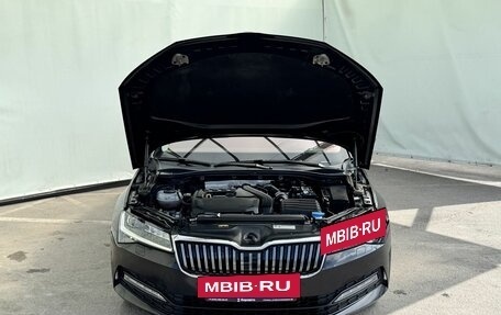 Skoda Superb III рестайлинг, 2019 год, 1 900 000 рублей, 4 фотография