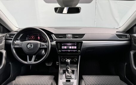 Skoda Superb III рестайлинг, 2019 год, 1 900 000 рублей, 16 фотография