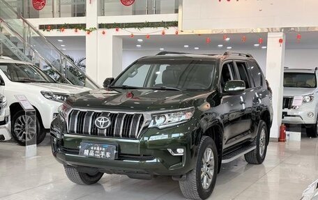 Toyota Land Cruiser Prado 150 рестайлинг 2, 2021 год, 10 078 997 рублей, 5 фотография
