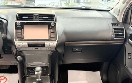 Toyota Land Cruiser Prado 150 рестайлинг 2, 2021 год, 10 078 997 рублей, 8 фотография
