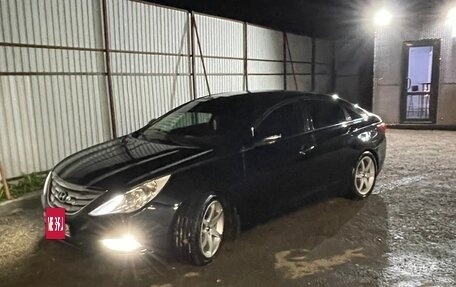 Hyundai Sonata VI, 2011 год, 910 000 рублей, 2 фотография