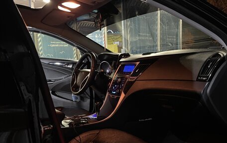Hyundai Sonata VI, 2011 год, 910 000 рублей, 12 фотография