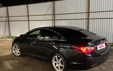 Hyundai Sonata VI, 2011 год, 910 000 рублей, 5 фотография