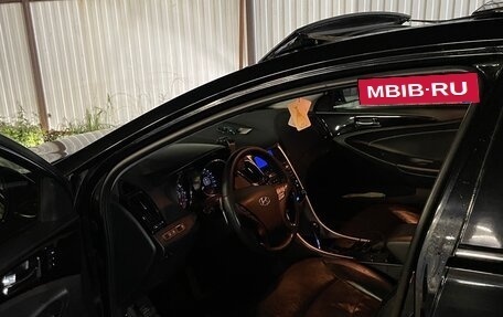 Hyundai Sonata VI, 2011 год, 910 000 рублей, 9 фотография