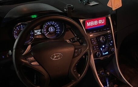 Hyundai Sonata VI, 2011 год, 910 000 рублей, 13 фотография