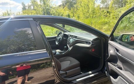 Toyota Camry, 2018 год, 1 770 000 рублей, 6 фотография