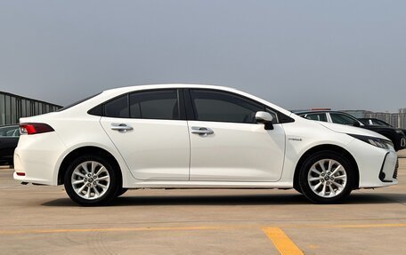 Toyota Corolla, 2022 год, 1 900 000 рублей, 6 фотография