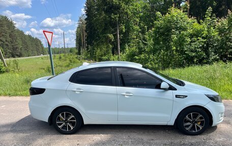 KIA Rio III рестайлинг, 2013 год, 800 000 рублей, 4 фотография