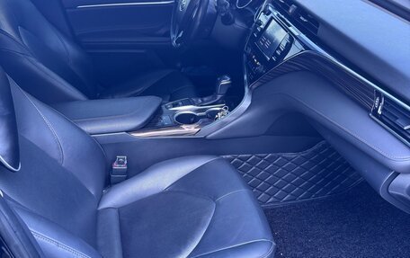 Toyota Camry, 2019 год, 2 700 000 рублей, 11 фотография
