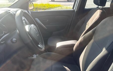 Renault Logan II, 2018 год, 490 000 рублей, 4 фотография