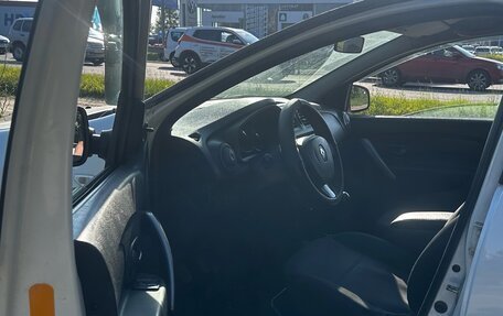 Renault Logan II, 2018 год, 490 000 рублей, 10 фотография