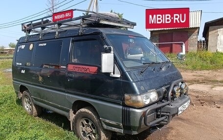 Mitsubishi Delica III, 1993 год, 450 000 рублей, 3 фотография